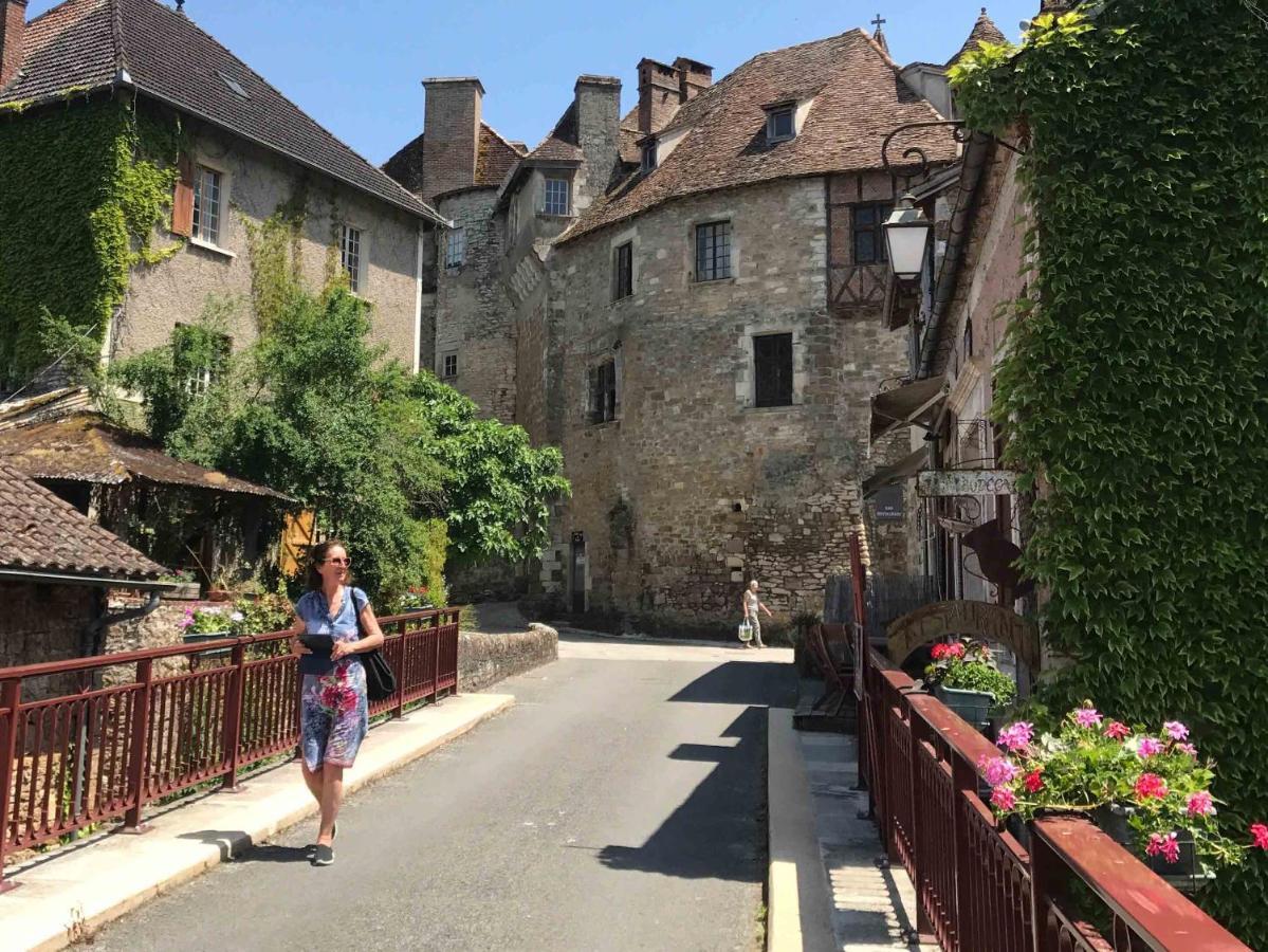 Manoir De Rieuzal Bed & Breakfast Loubressac Bagian luar foto